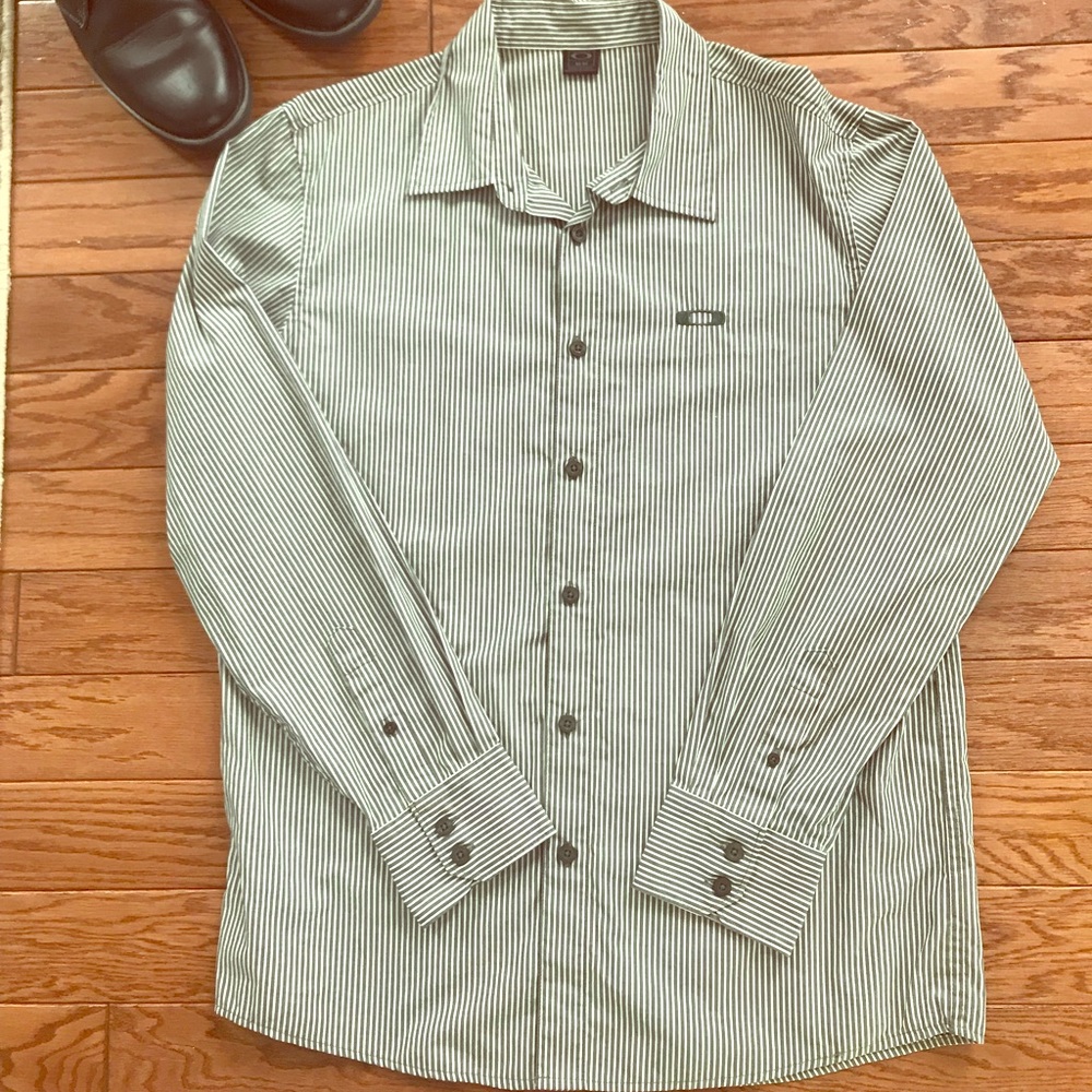 Oakley Men’s Dress Shirt